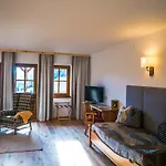 Hinteregger 4*